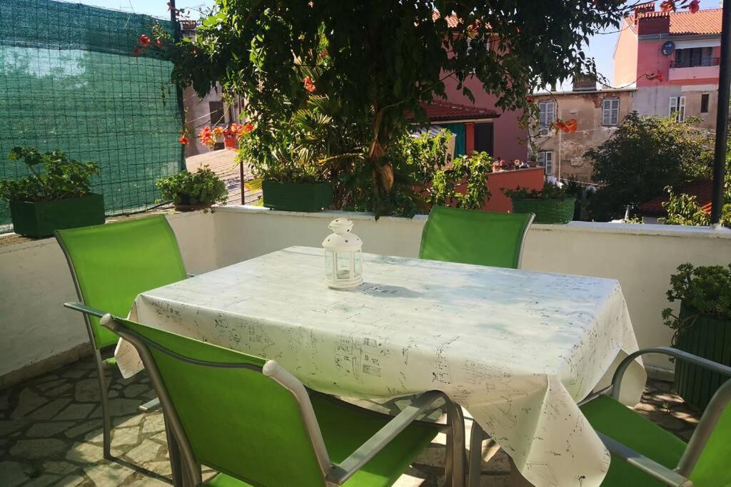Casa Di Nonna Pina, Kuca U Blizini Arene Lejlighed Pula Eksteriør billede